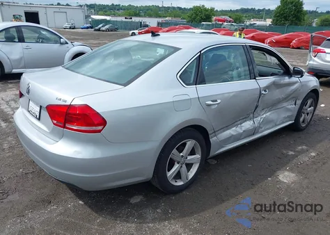 2015 Volkswagen Passat 1.8T Se из США, поврежденный, VIN 1VWBT7A3XFC011108